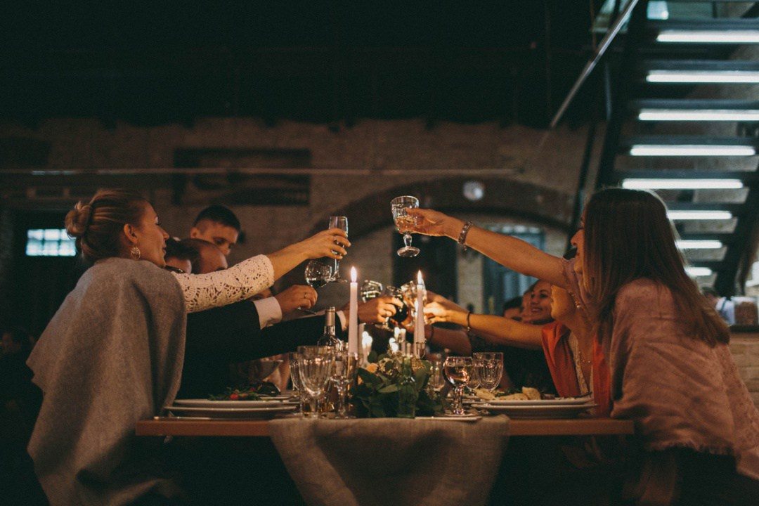 Советы гостям на свадьбе: как произнести идеальный тост?