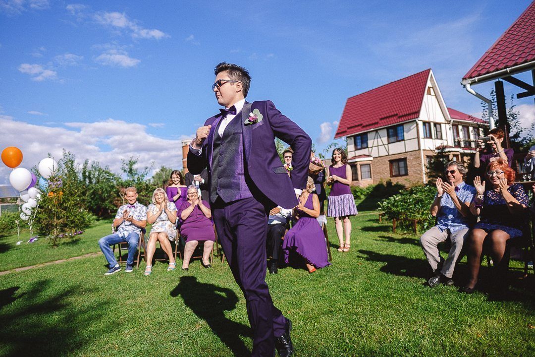 Яркая летняя свадьба в фиолетовой палитре