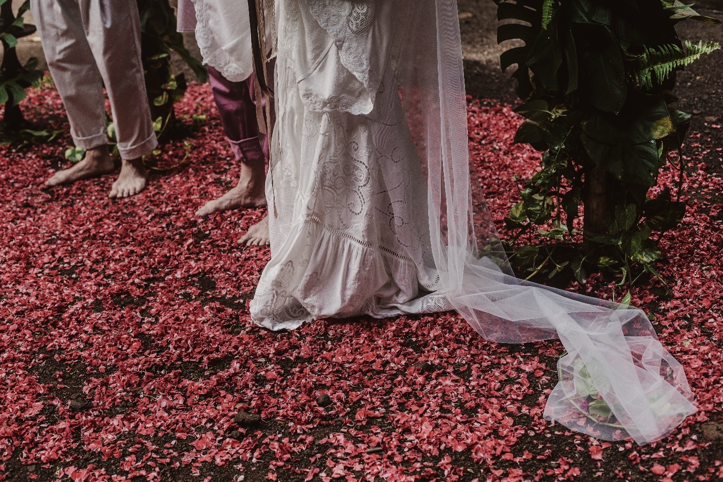 Магический остров: свадьба на водопаде