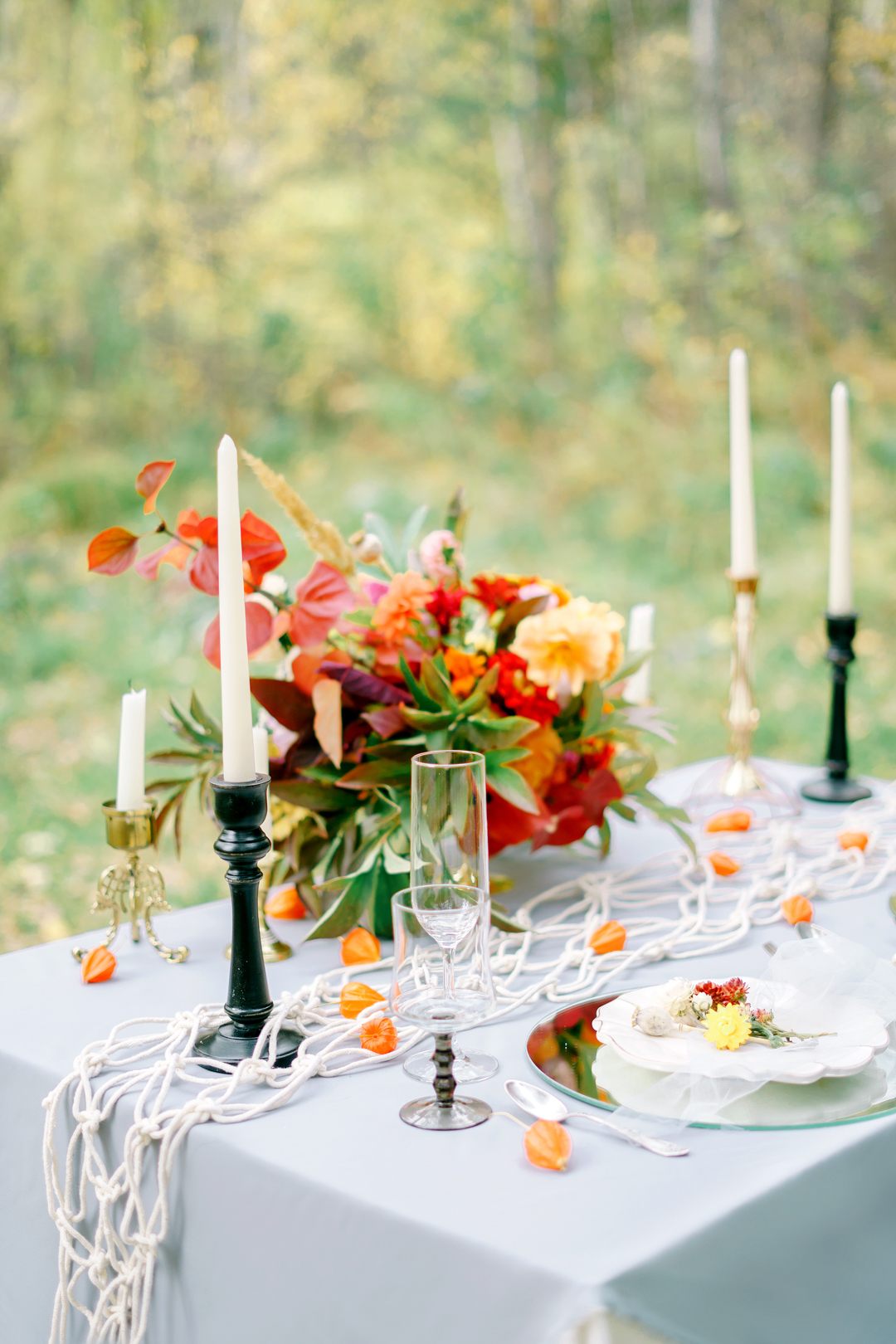 Осенний лес: стилизованная свадьба для двоих