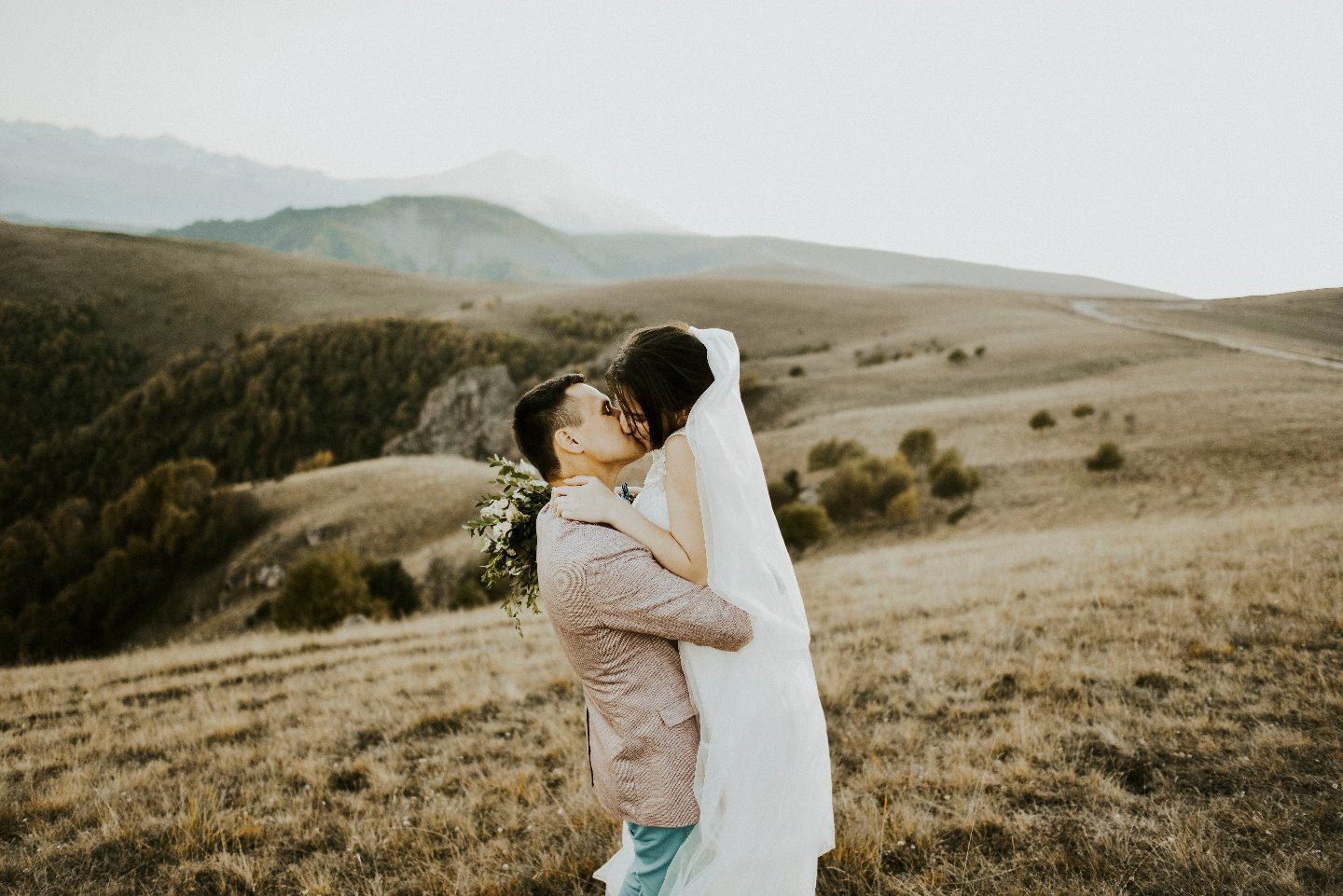 Закат в горах: свадебная love-story