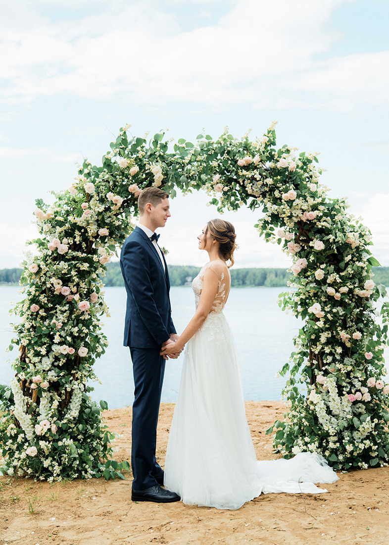 Young and Beautiful: свадьба на берегу озера