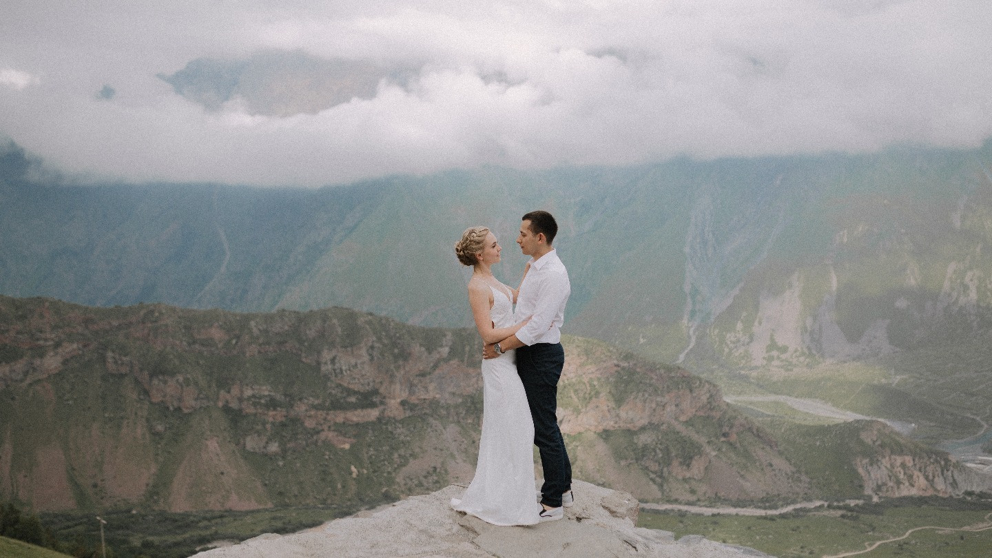 Любовь выше гор: свадьба в Казбеги
