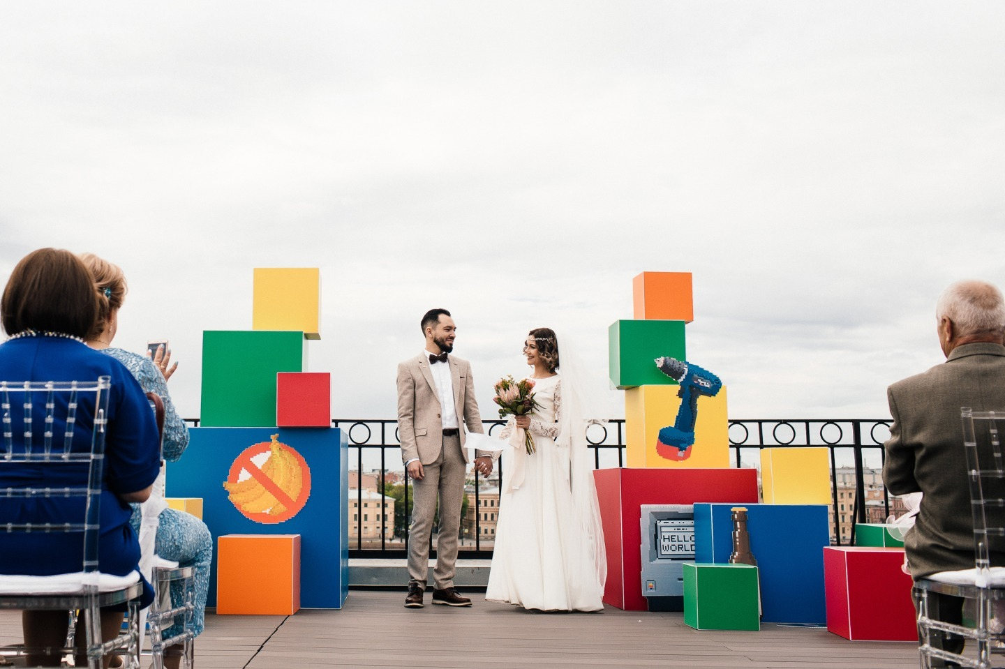 ФОТО ИЗ СТАТЬИ: 8 бит: свадьба в стиле «пиксель-арт»