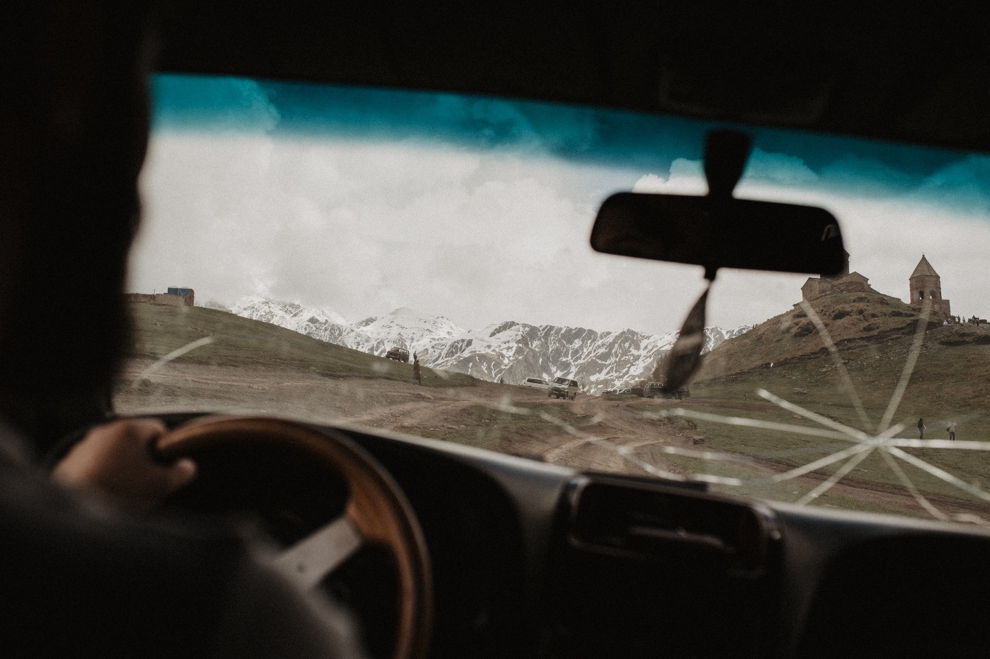 Лучше гор могут быть только горы: love-story в Казбеги