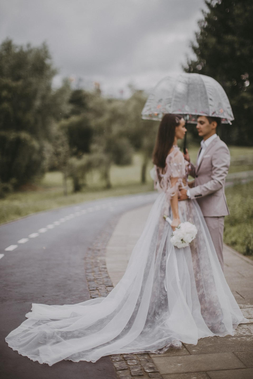Когда на свадьбу идет дождь примета