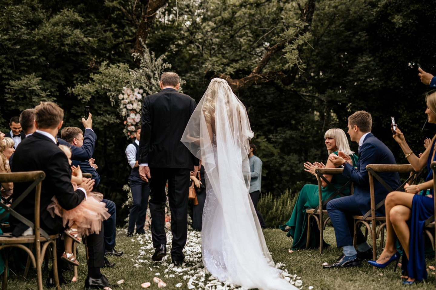 Камерная свадьба в Тоскане под открытым небом