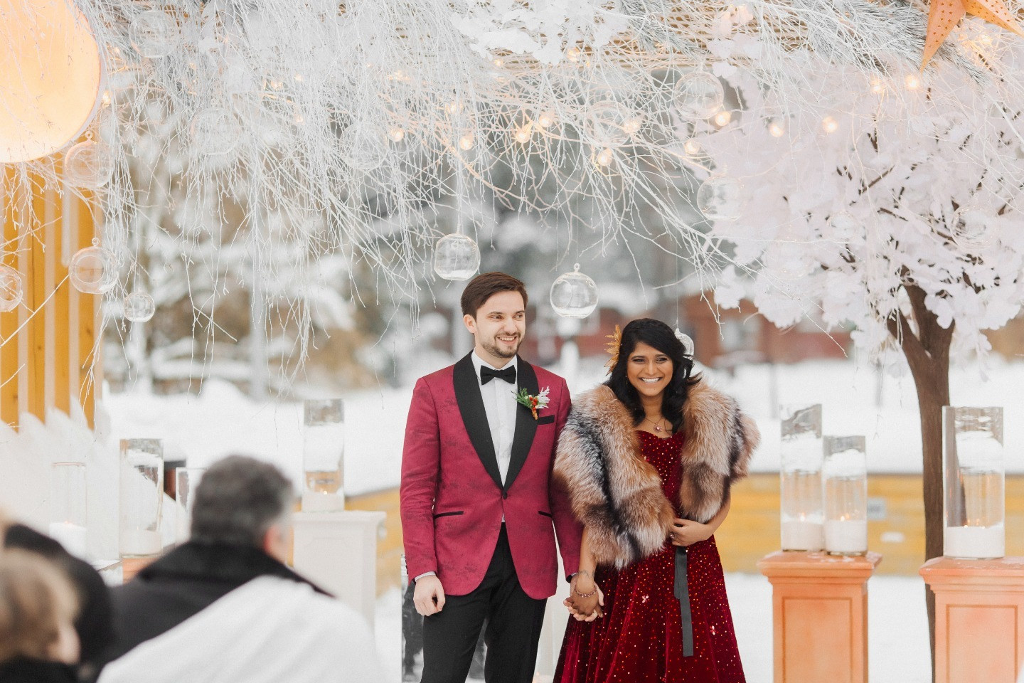 ФОТО ИЗ СТАТЬИ: Зимняя сказка в красных тонах: русско-индийская свадьба