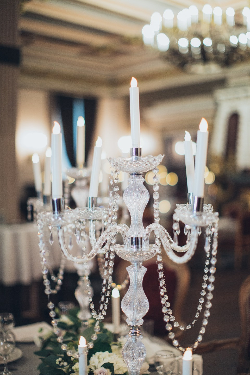 Благородство классики: роскошная свадьба в ресторане