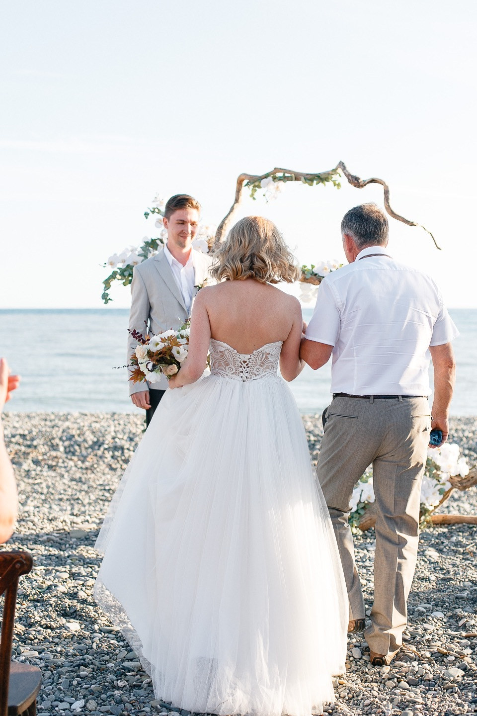 Под шум прибоя: свадьба на берегу Черного моря