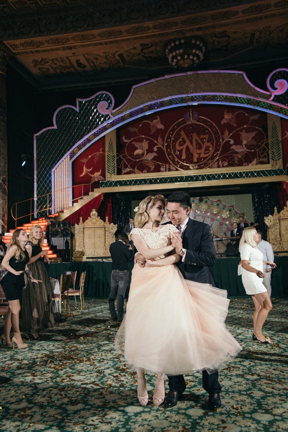 ФОТО ИЗ СТАТЬИ: Голливудский шик: свадьба в стиле ар-деко