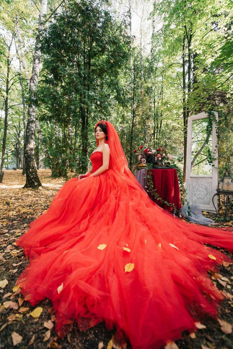 ФОТО ИЗ СТАТЬИ: В зачарованном лесу: волшебная свадьба как из сказки