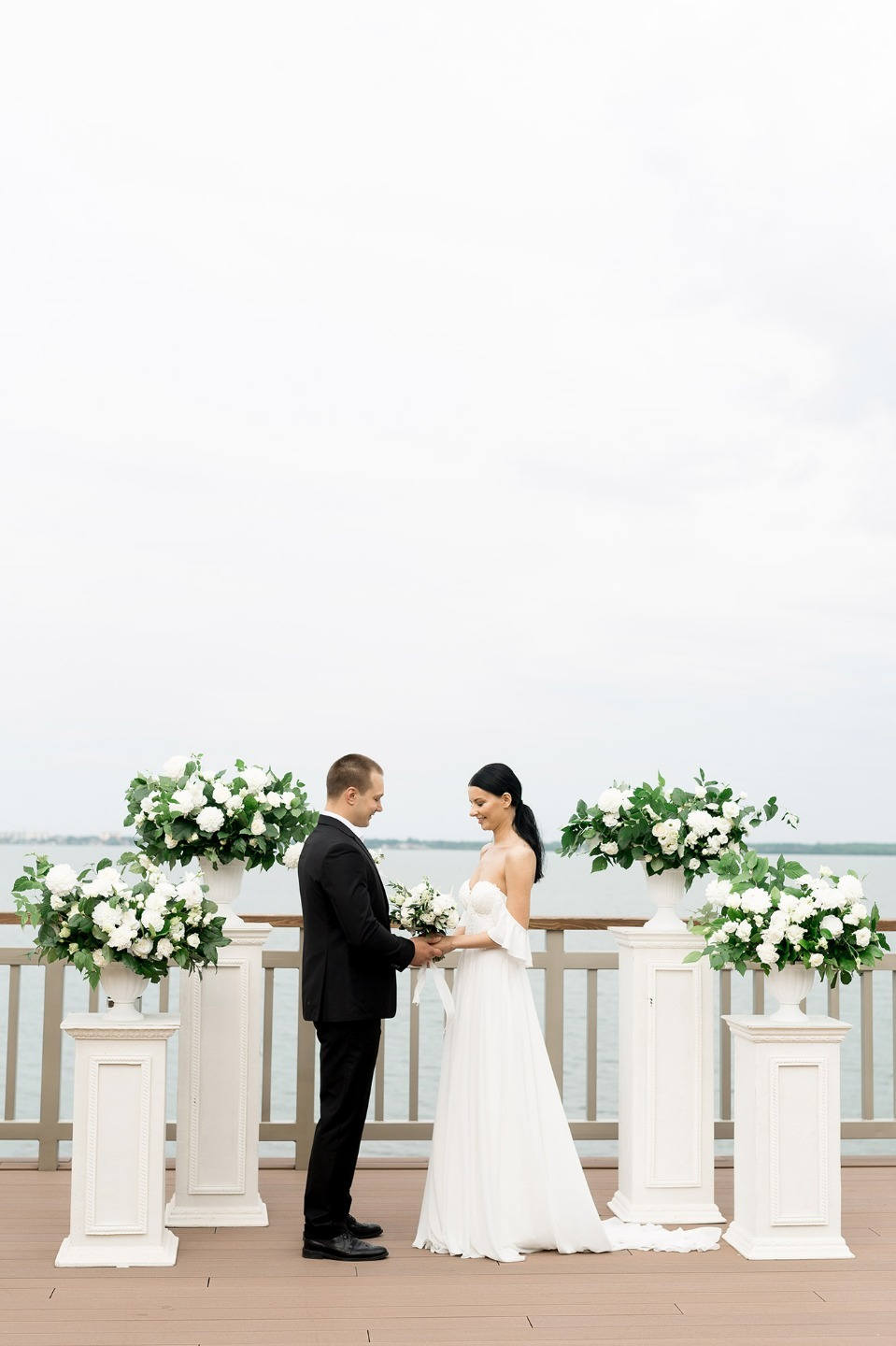 Black & White: свадьба с минималистичным декором