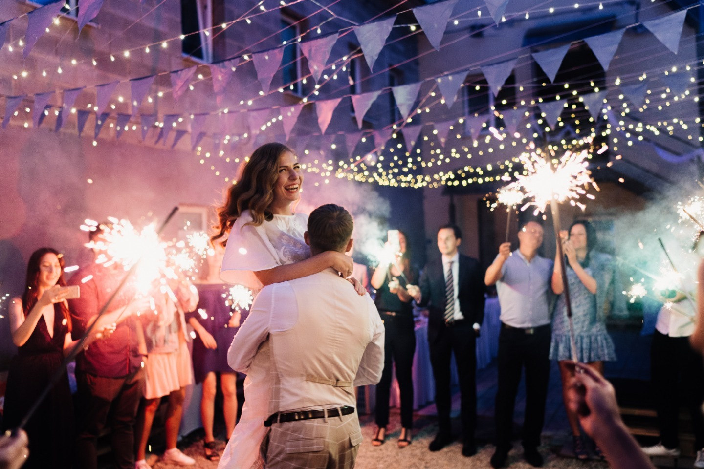 ФОТО ИЗ СТАТЬИ: Как мы устроили пивную свадьбу в баре: опыт невесты