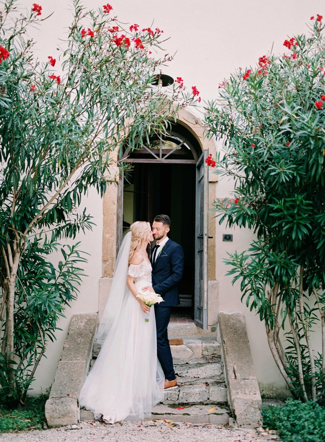 ФОТО ИЗ СТАТЬИ: Романтичная свадьба в Италии в белых тонах