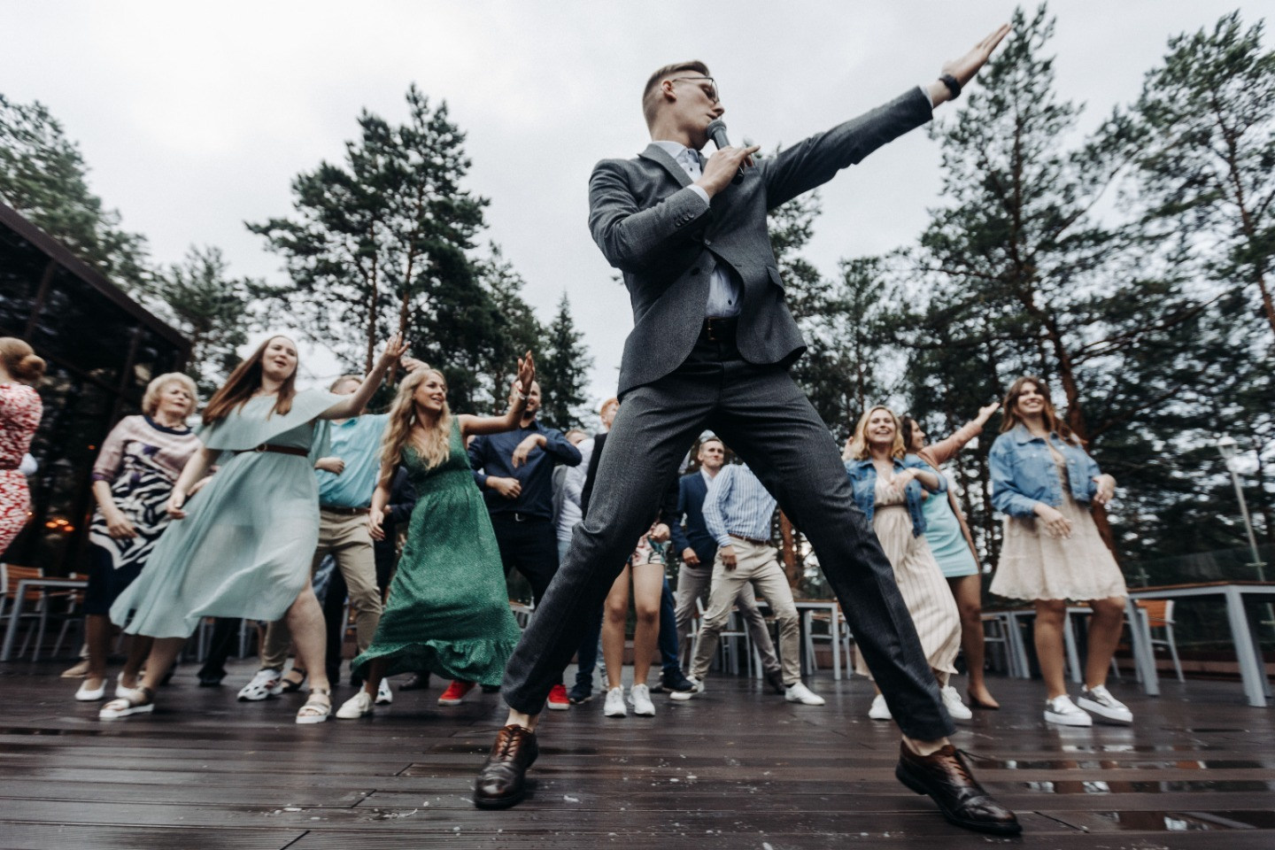Танцы под дождём: атмосферная бохо-свадьба