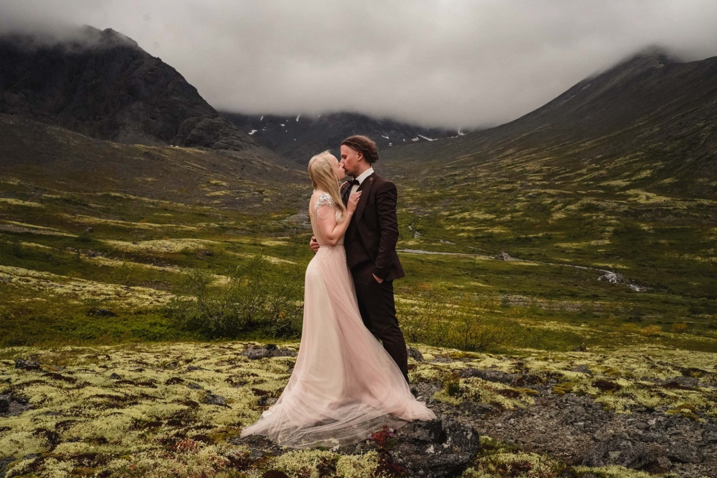 Там, где облака касаются земли: свадьба в Хибинах
