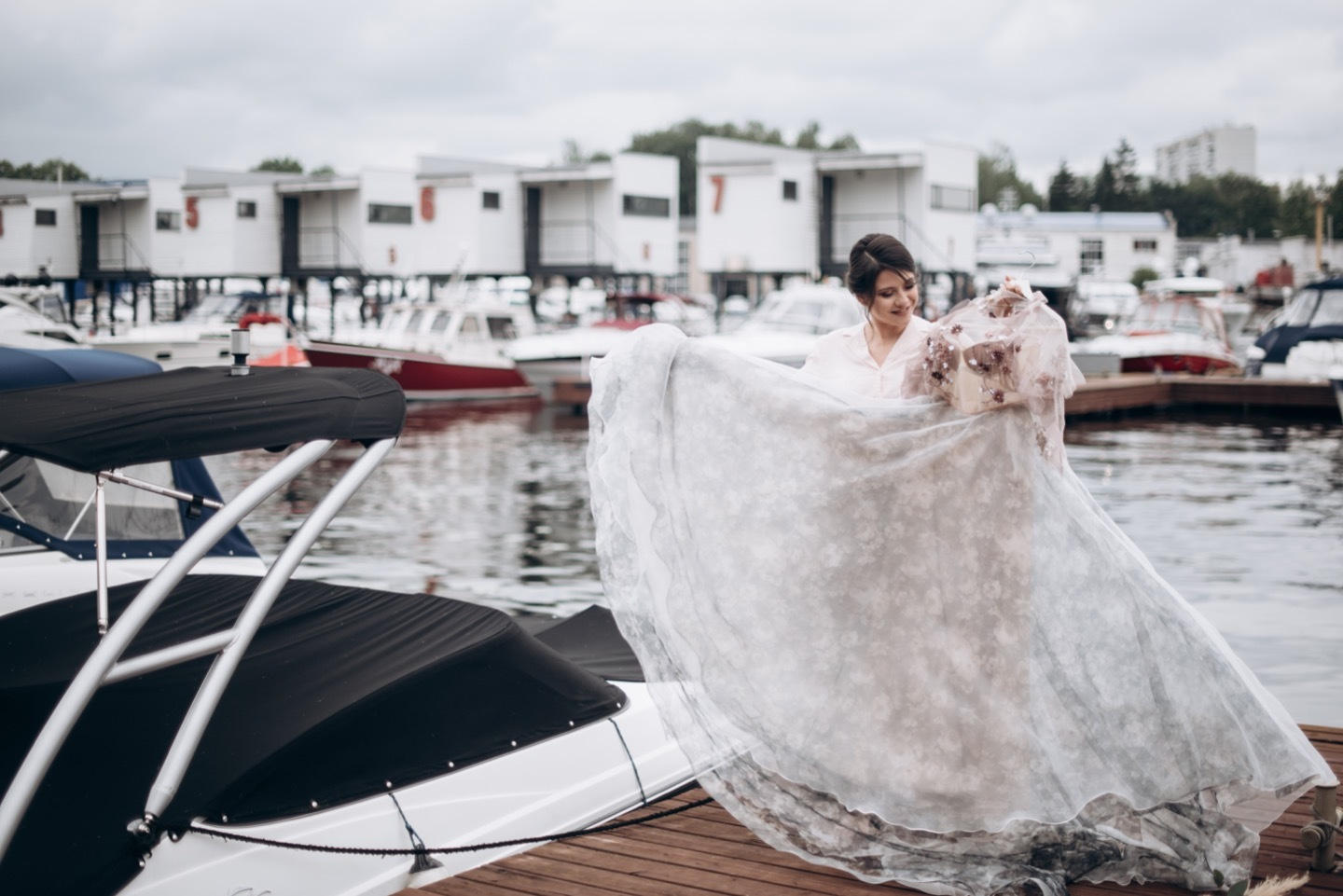 ФОТО ИЗ СТАТЬИ: Атмосферная свадьба в яхт-клубе