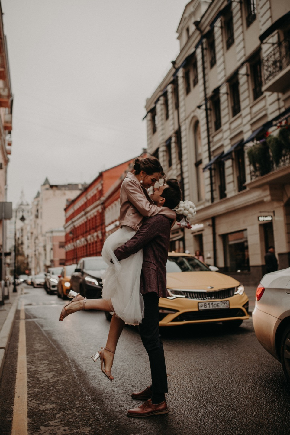 ФОТО ИЗ СТАТЬИ: «Город для двоих»: романтичная свадьба в центре Москвы