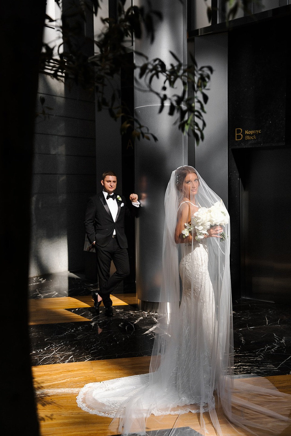Black tie: стильная свадьба в дизайнерском отеле