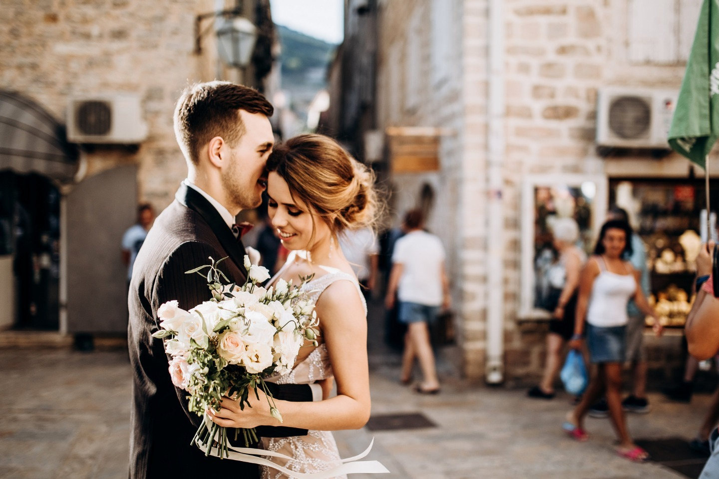 Бирюзовое море: романтическая свадьба в Черногории