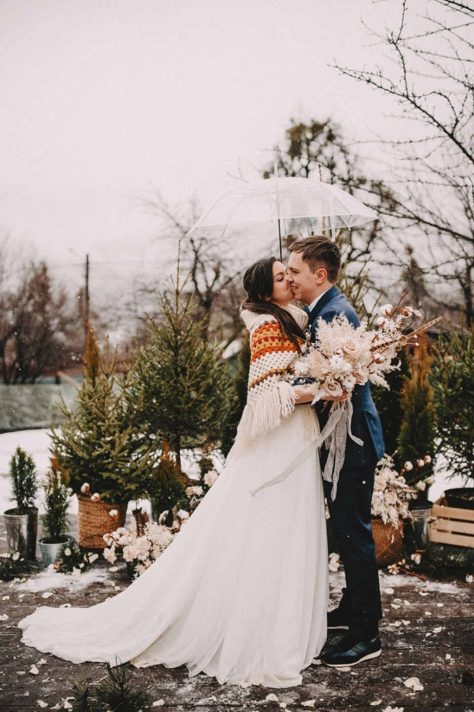 ФОТО ИЗ СТАТЬИ: Любовь в снежных горах: уютная свадьба в Сочи