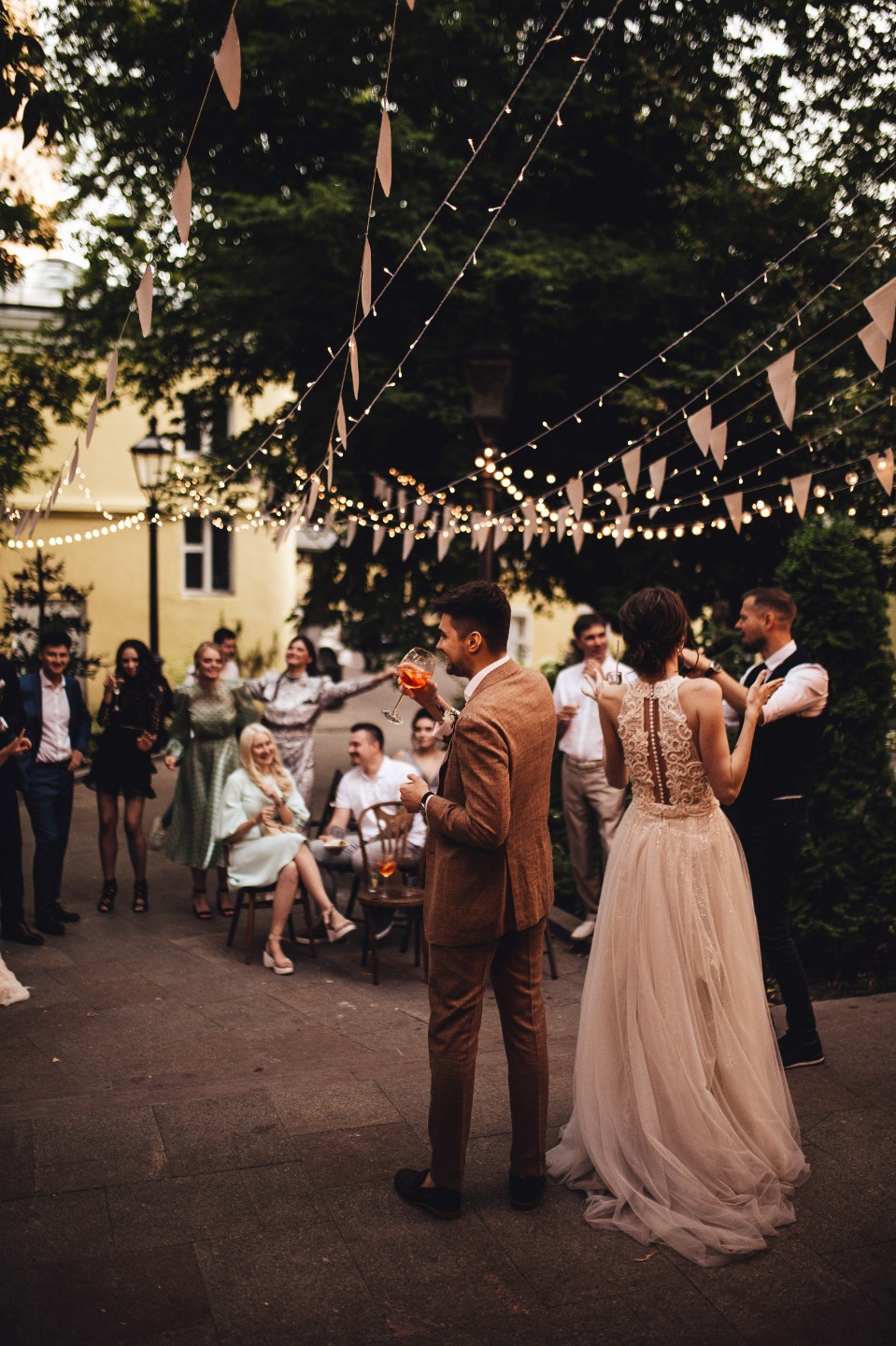 «Живи, любя»: эко-свадьба во дворике Roden