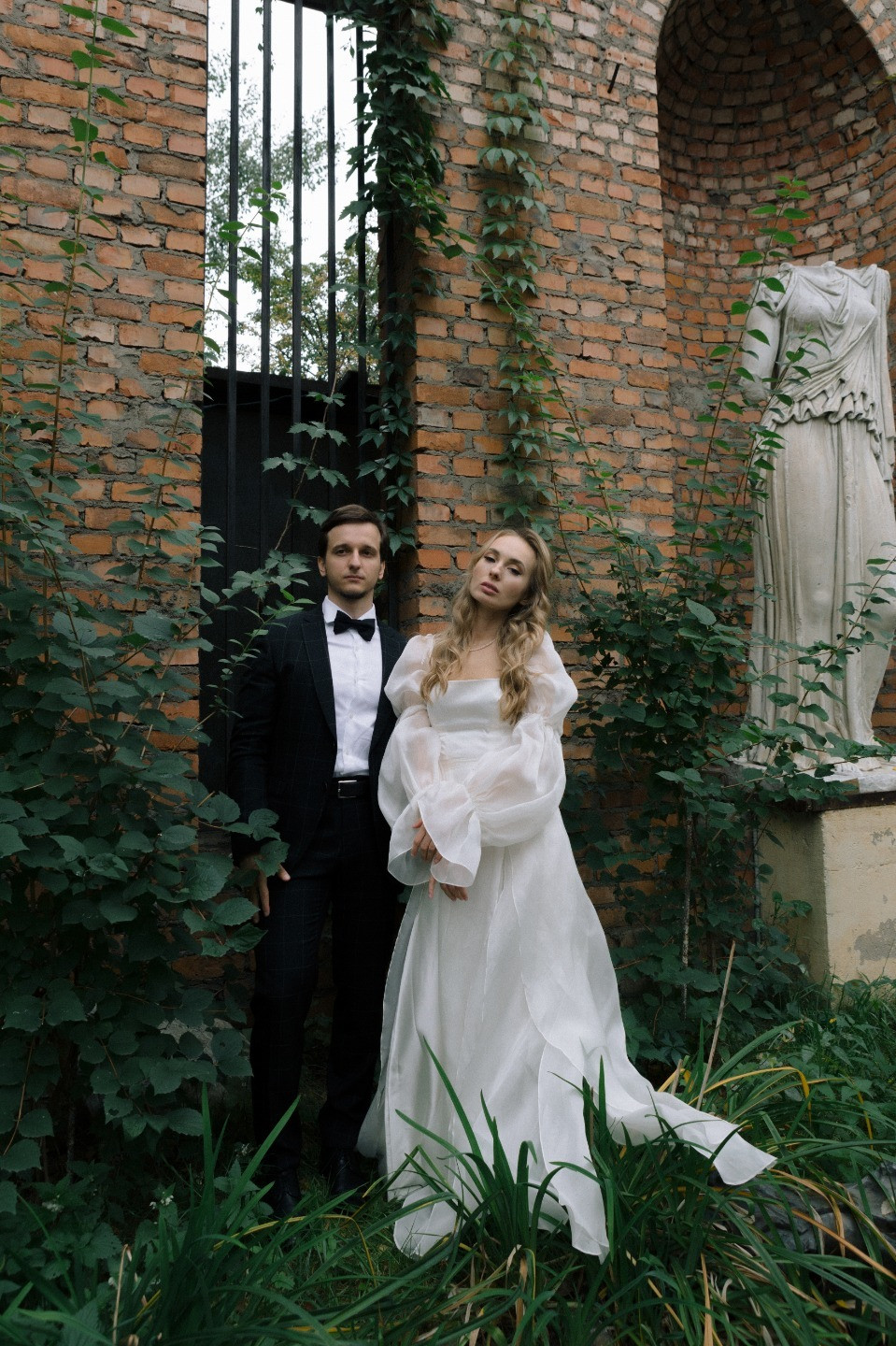 ФОТО ИЗ СТАТЬИ: Как Ромео и Джульетта: романтическая винтаж-свадьба в ресторане