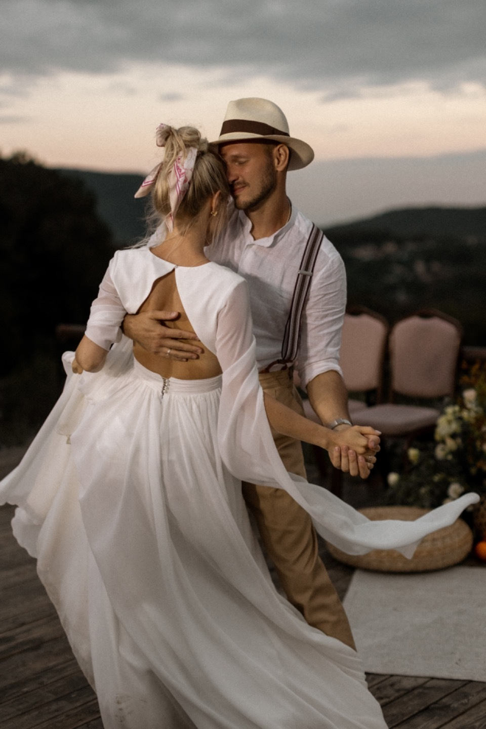 В стиле провинциальной Италии: свадьба в горах