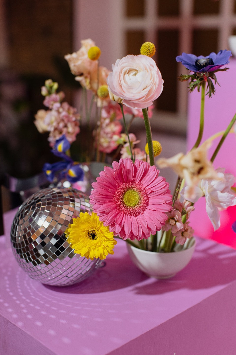 Яркая свадебная вечеринка в розовой палитре
