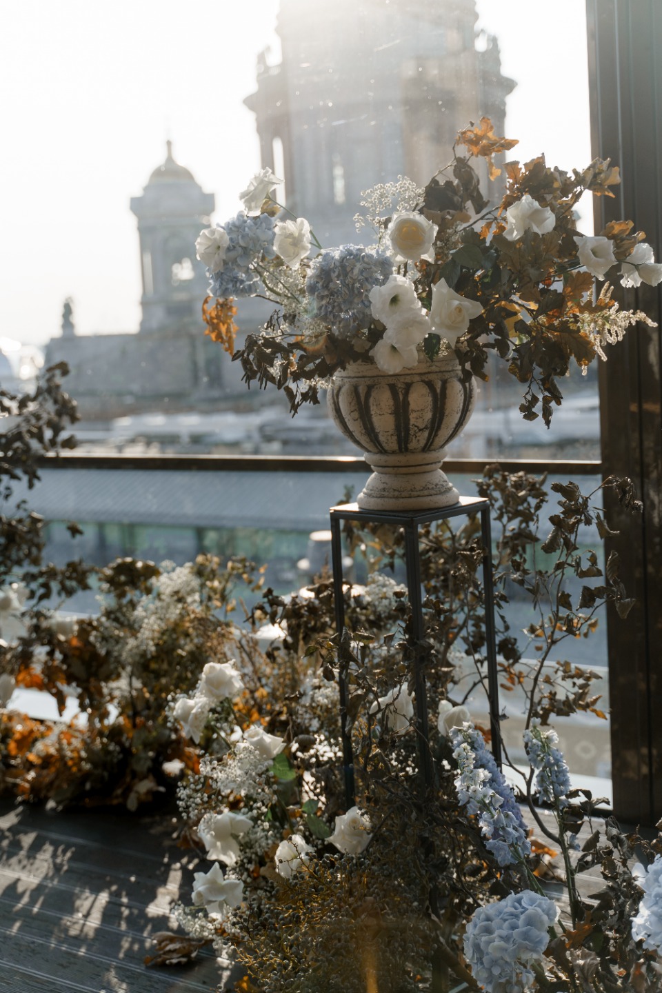 Таинственный сад: стилизованная сьёмка в Петербурге