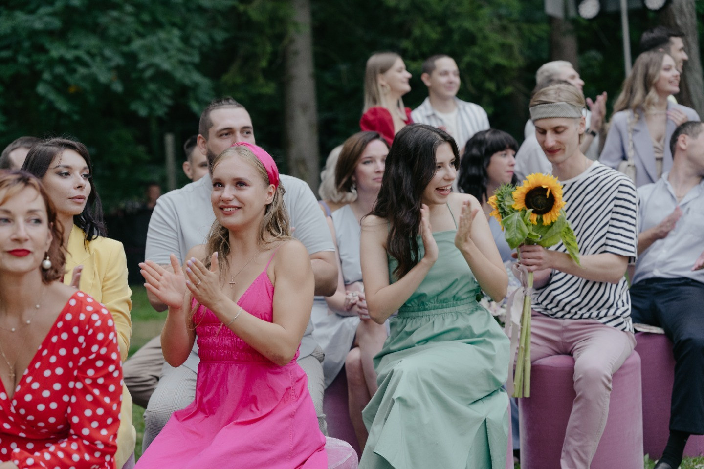 Тёплый семейный праздник: свадьба на открытом воздухе