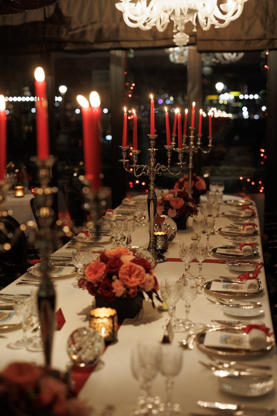 Ужин при свечах в волшебном саду: камерная свадьба в Женеве