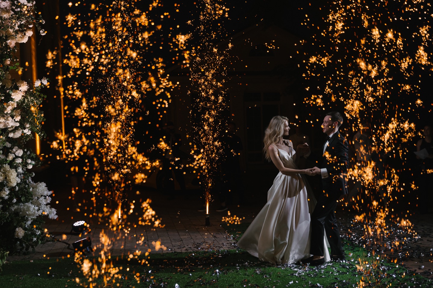 Романтичная мечта: свадьба в таинственном саду