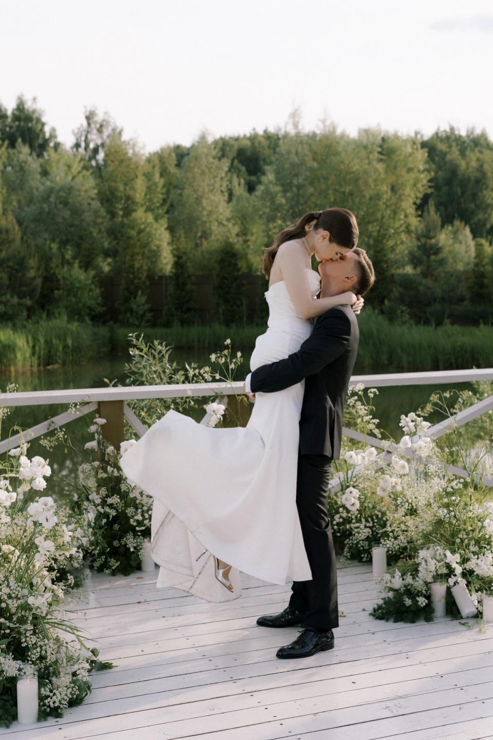 Воздушность любви: элегантная свадьба в светлой гамме
